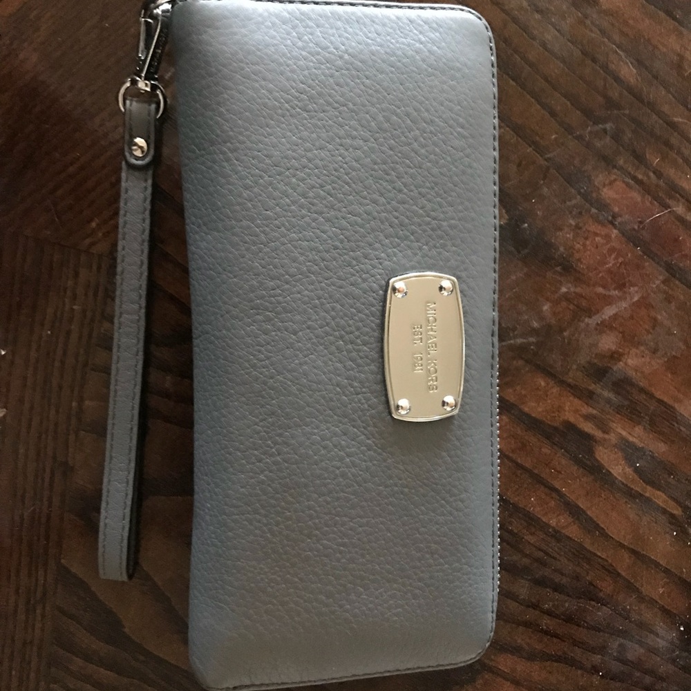 Michael kors wallet